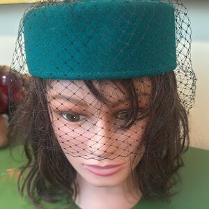 Doeskin vintage green and black wool hat.